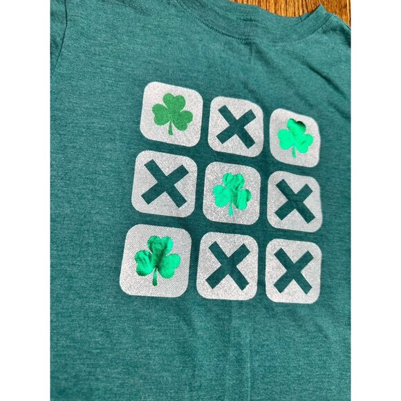 Lucky Shamrock Tic Tac Toe tshirt Green sz M (8) - Picture 2 of 3